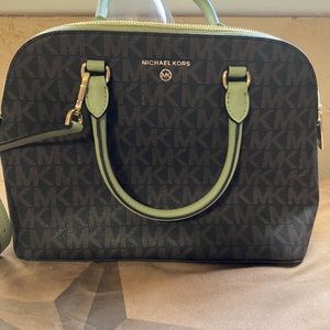 Michael Kors Cindy medium logo and leather satchel